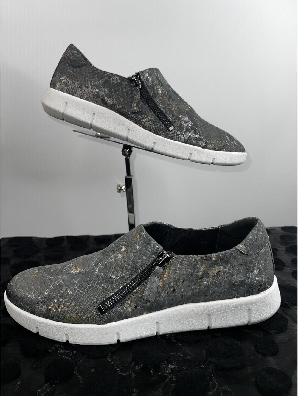 Vaneli Sport Womens 8.5N Gray Snake Print Slip On Sneakers Side Zip Comfort Shoe